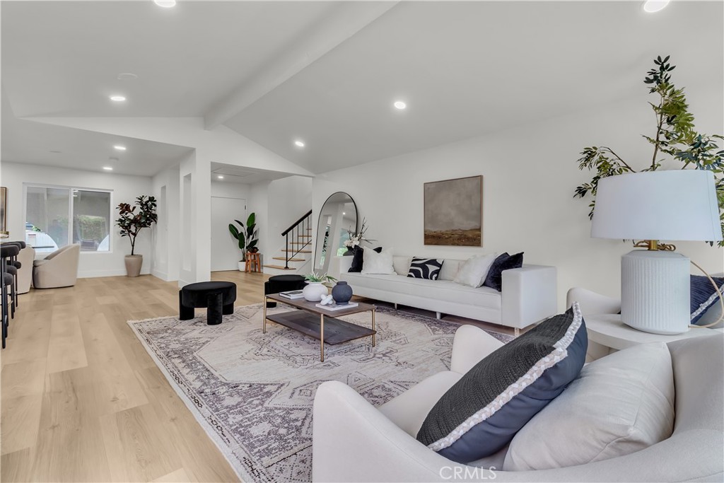 2525 N Pacific