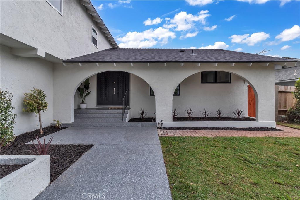 2525 N Pacific
