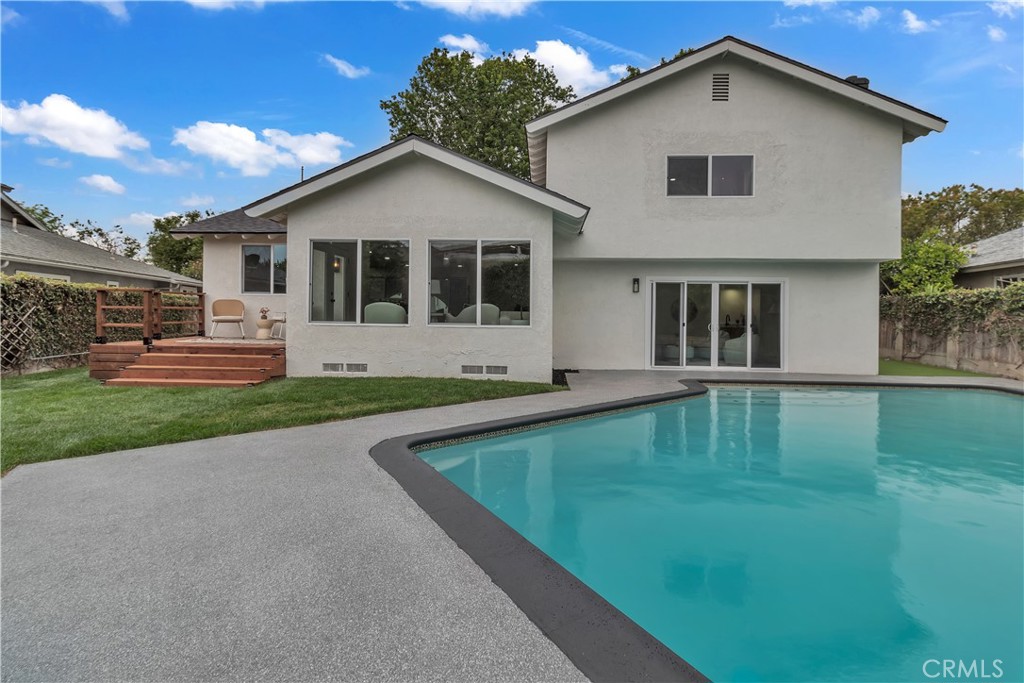 2525 N Pacific