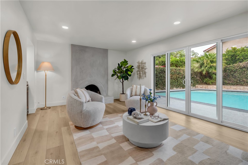 2525 N Pacific