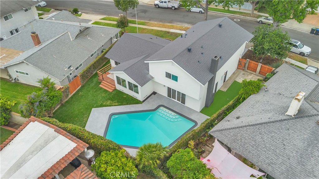 2525 N Pacific