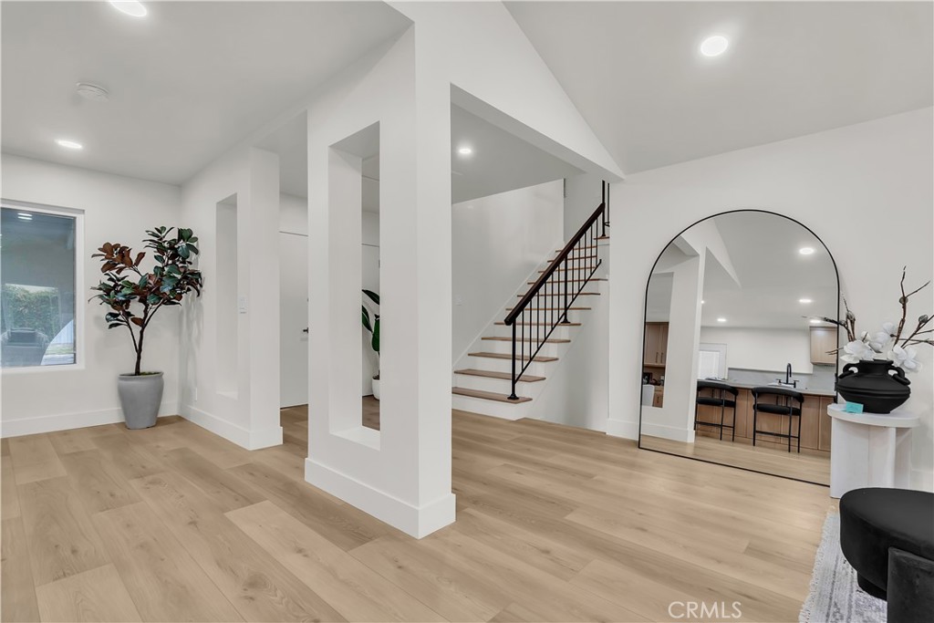 2525 N Pacific