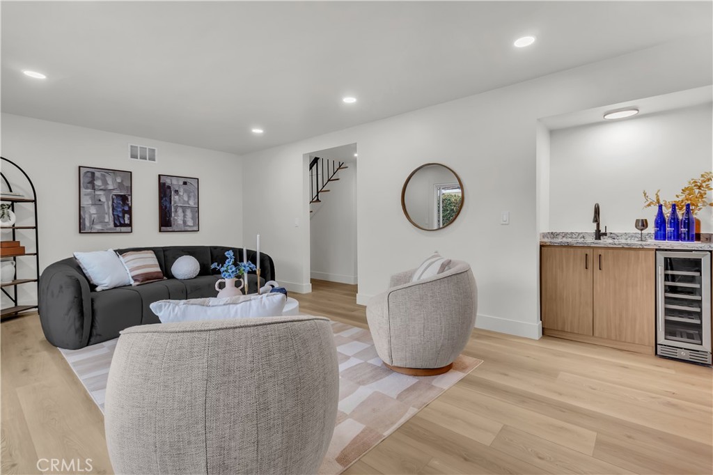 2525 N Pacific