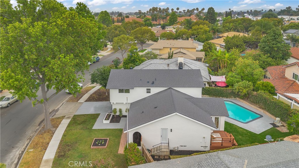 2525 N Pacific