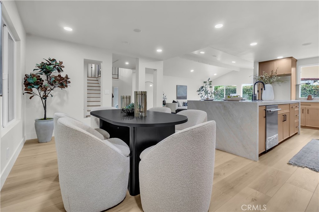 2525 N Pacific