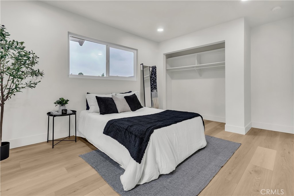 2525 N Pacific