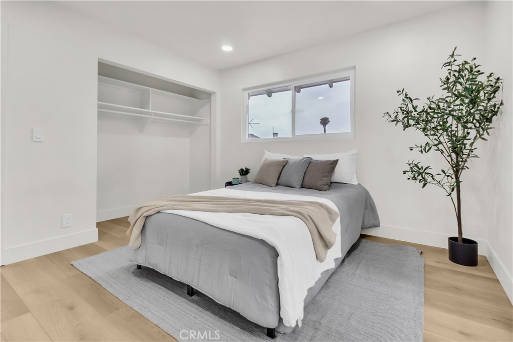 2525 N Pacific