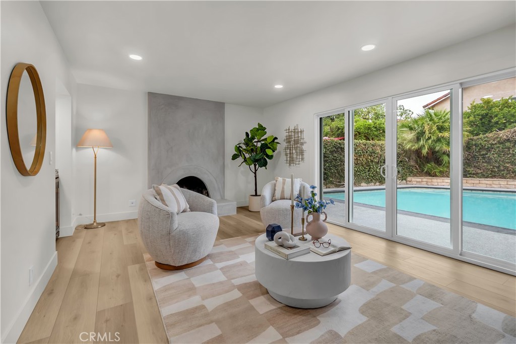 2525 N Pacific