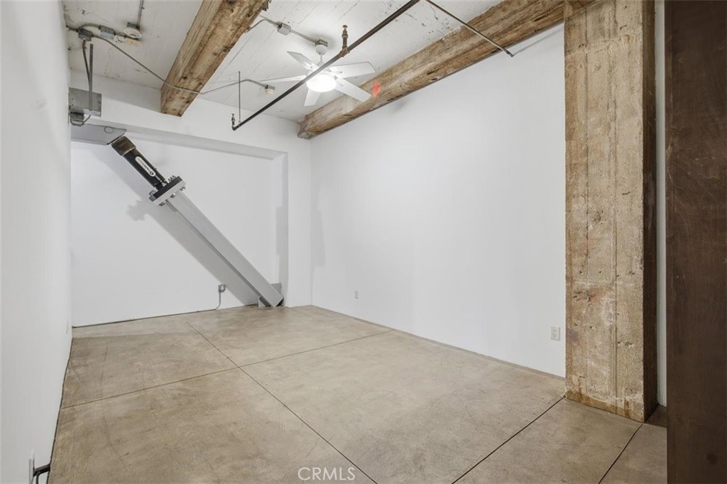 835 Locust Avenue 317