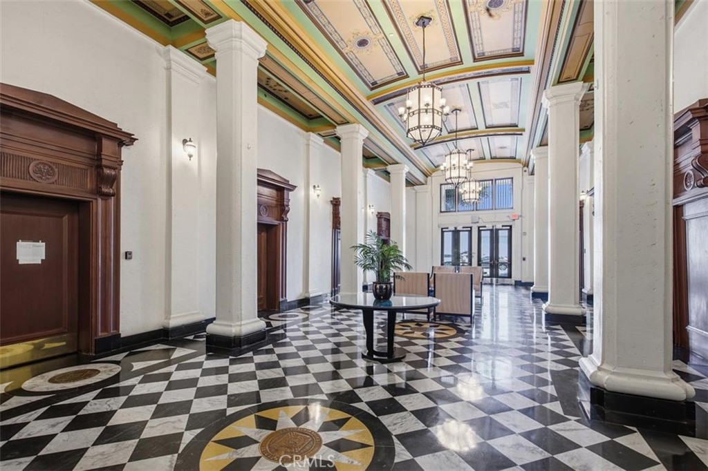 835 Locust Avenue 317