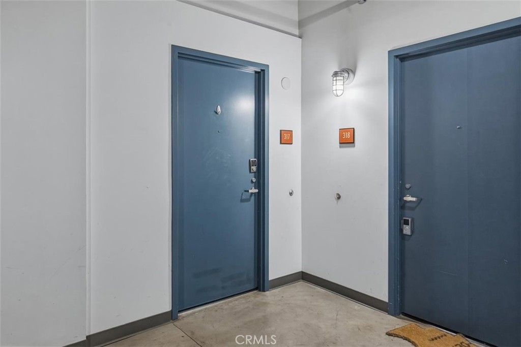 835 Locust Avenue 317