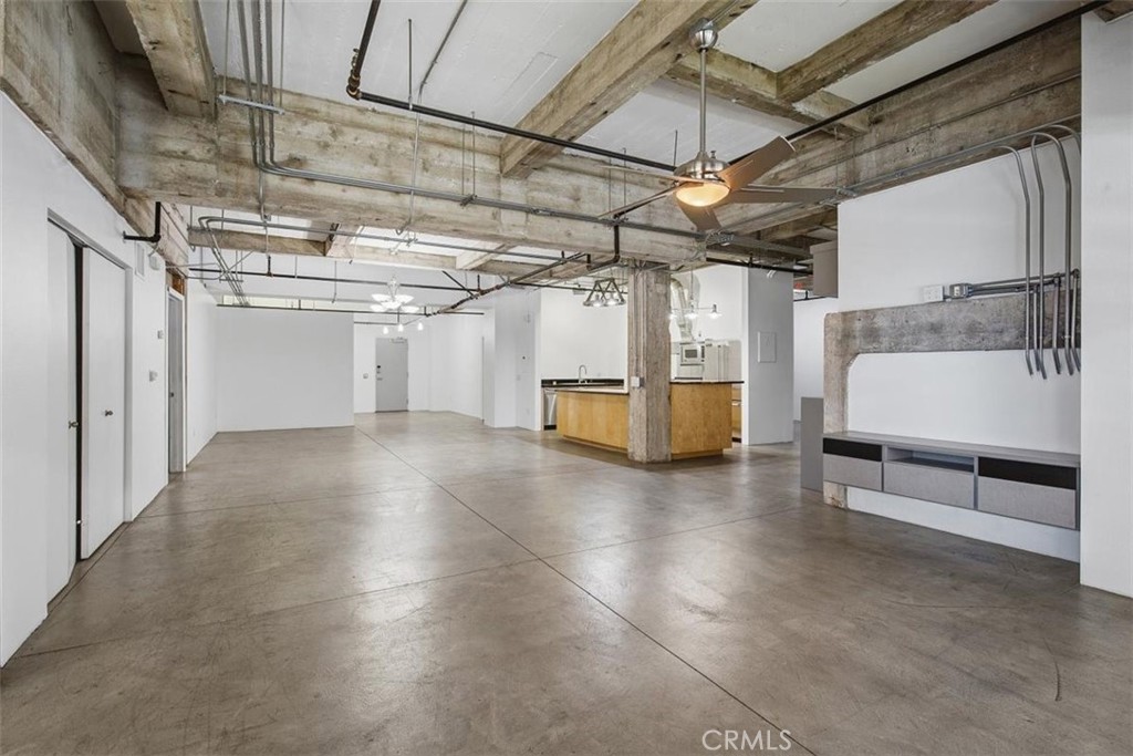 835 Locust Avenue 317