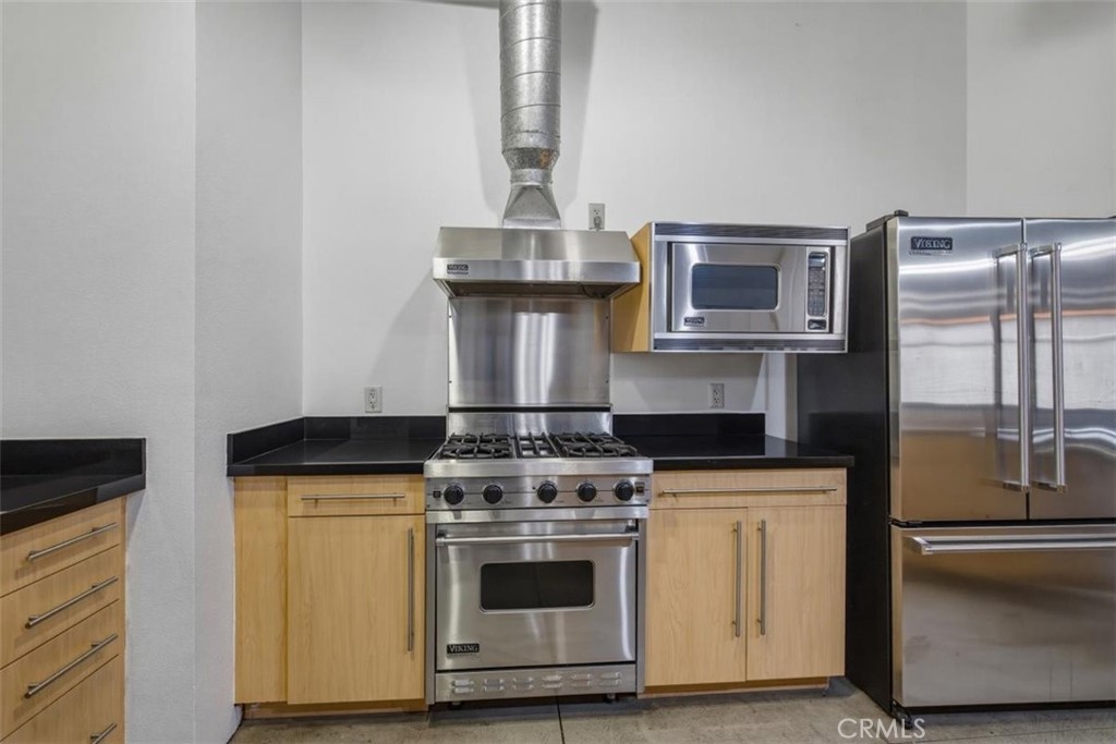 835 Locust Avenue 317