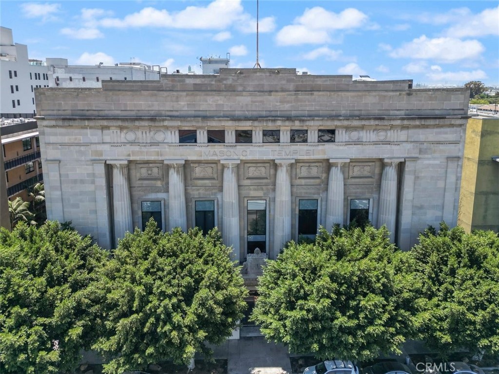 835 Locust Avenue 317