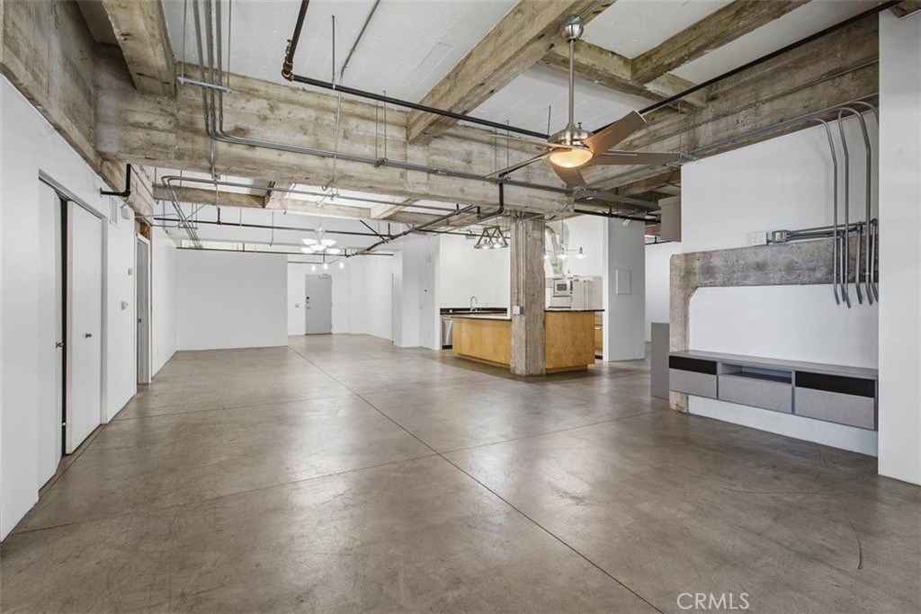 835 Locust Avenue 317