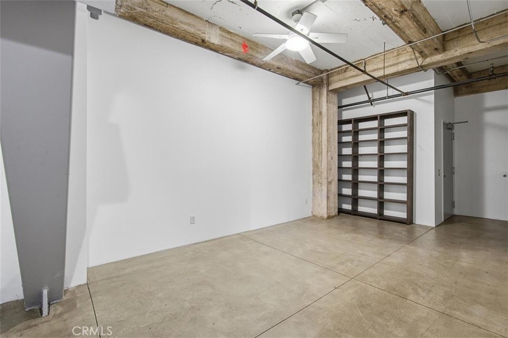 835 Locust Avenue 317