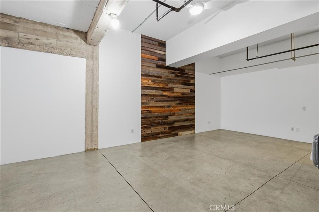 835 Locust Avenue 317