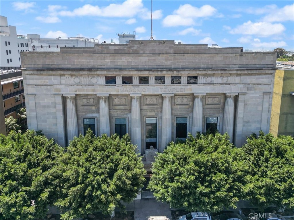 835 Locust Avenue 317