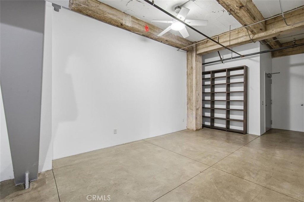 835 Locust Avenue 317