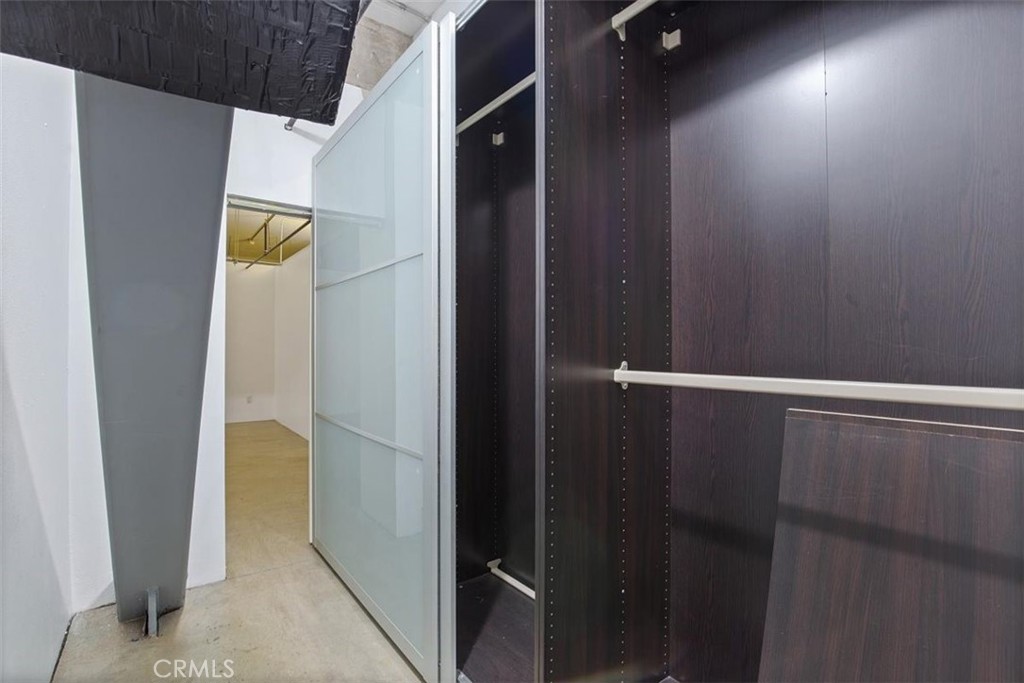 835 Locust Avenue 317