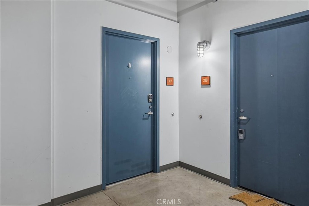 835 Locust Avenue 317