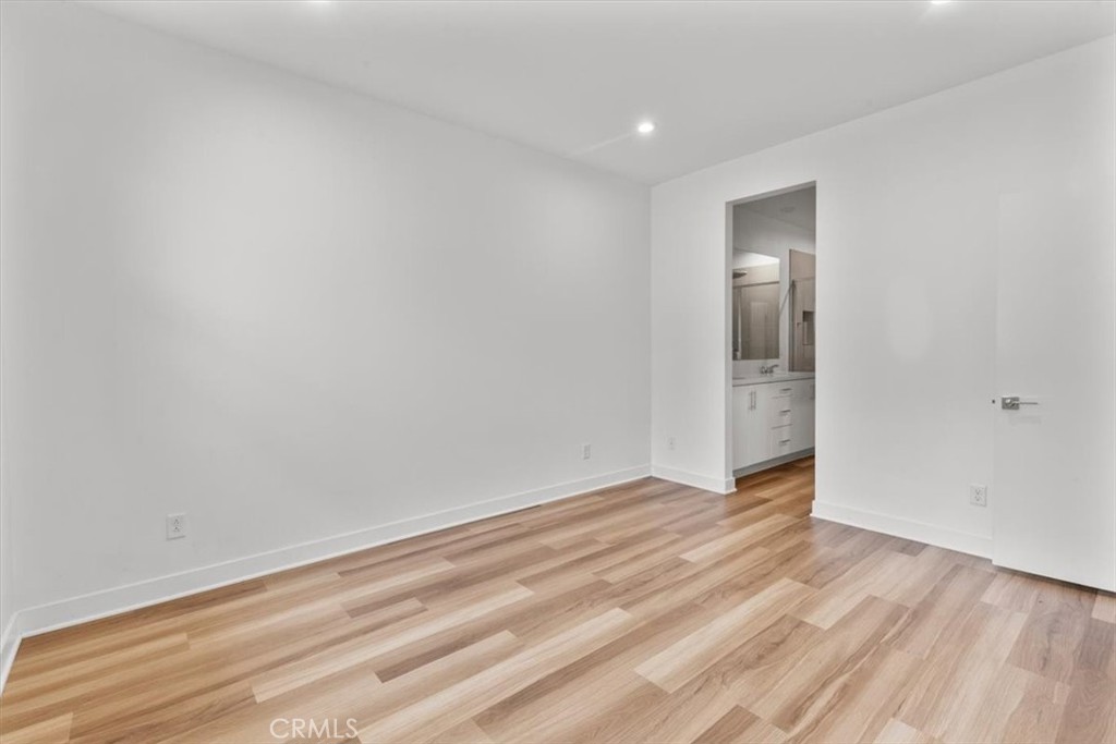 1206 W Cara