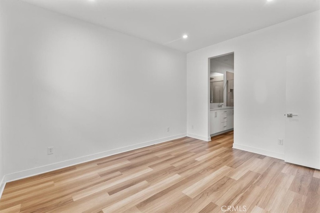 1206 W Cara