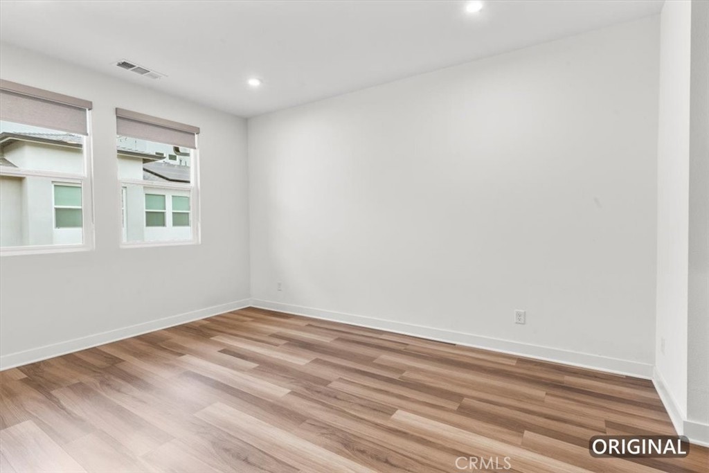 1206 W Cara