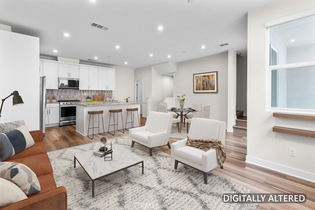 1206 W Cara