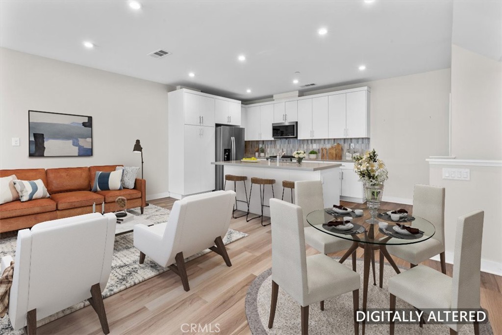 1206 W Cara