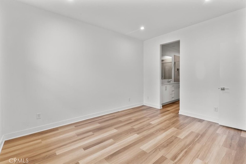 1206 W Cara