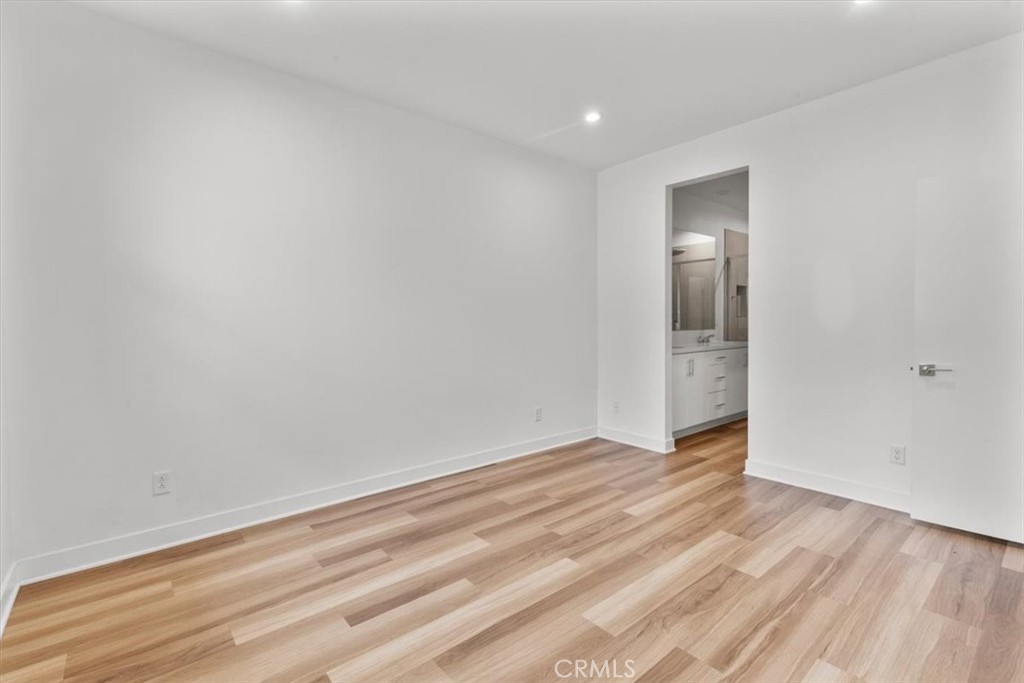 1206 W Cara
