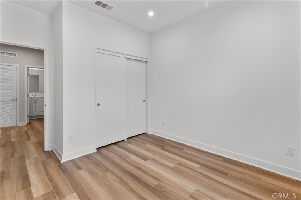 1206 W Cara