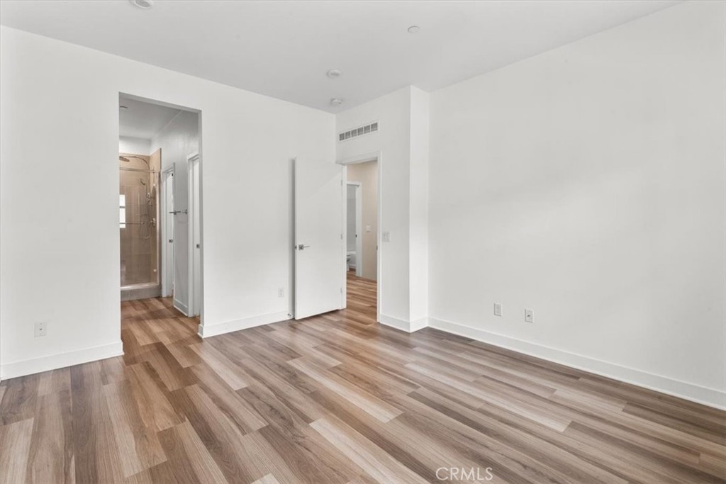 1206 W Cara