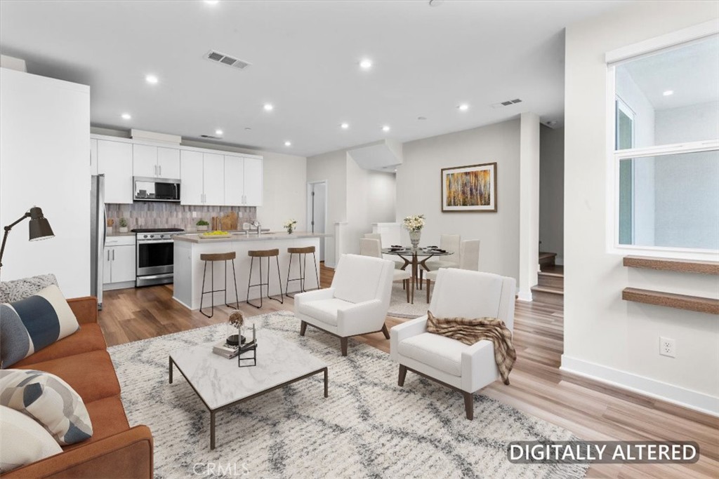 1206 W Cara