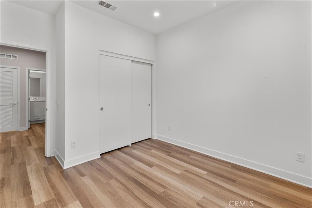 1206 W Cara