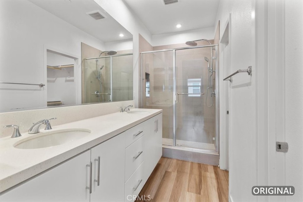 1206 W Cara