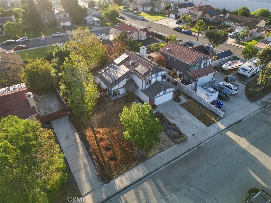 2243 N Maple
