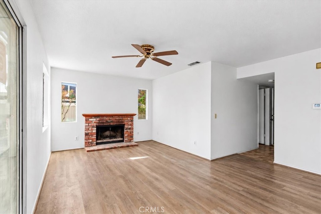2243 N Maple