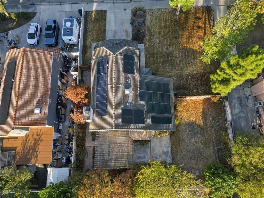2243 N Maple