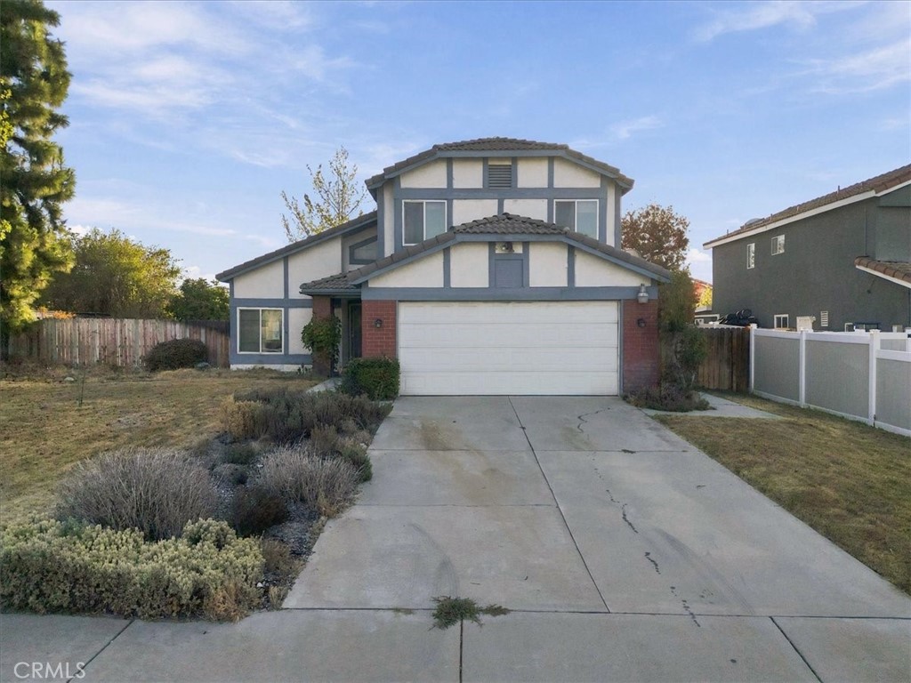 2243 N Maple