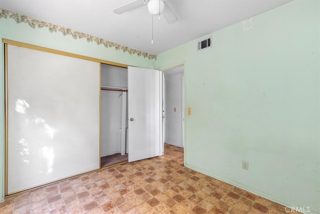 2243 N Maple