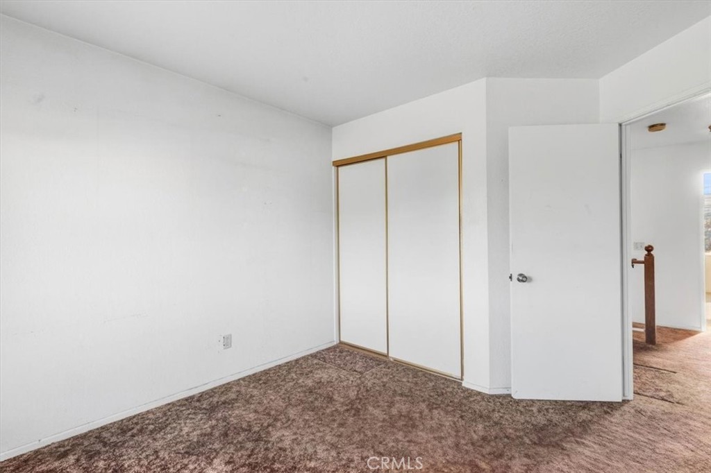 2243 N Maple