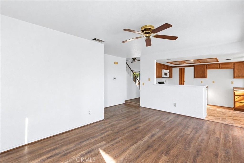 2243 N Maple
