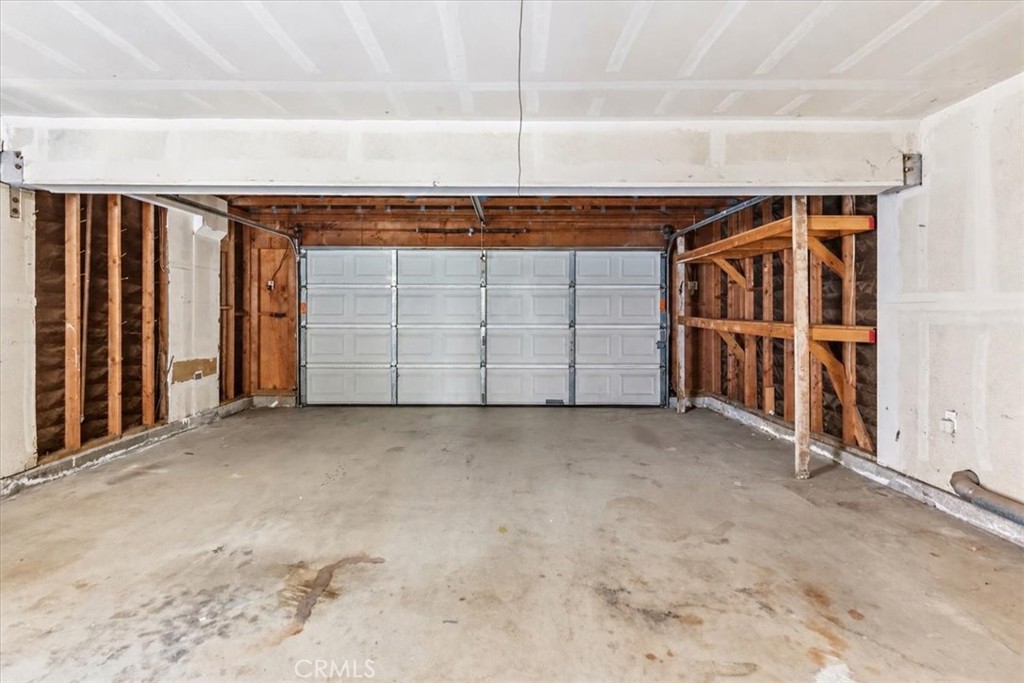 2243 N Maple