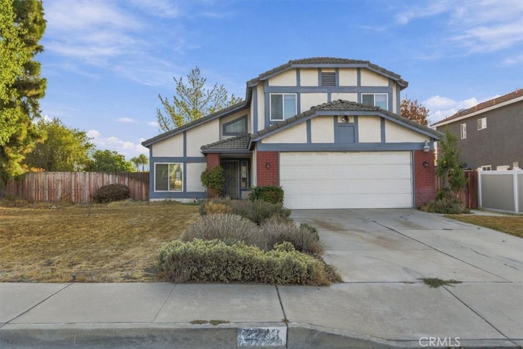 2243 N Maple