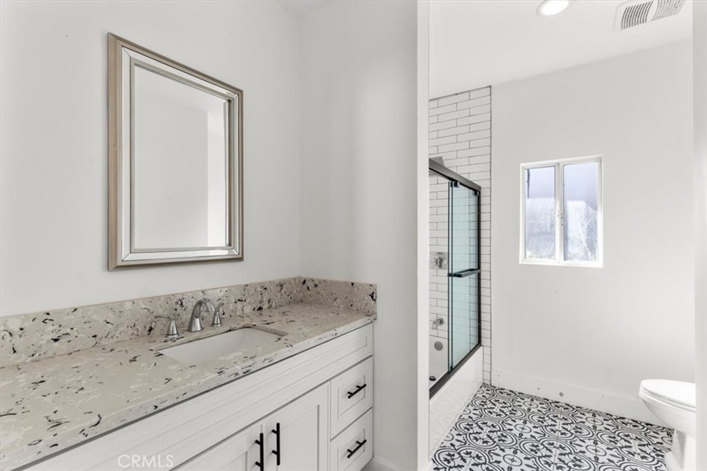 2134 W 29th
