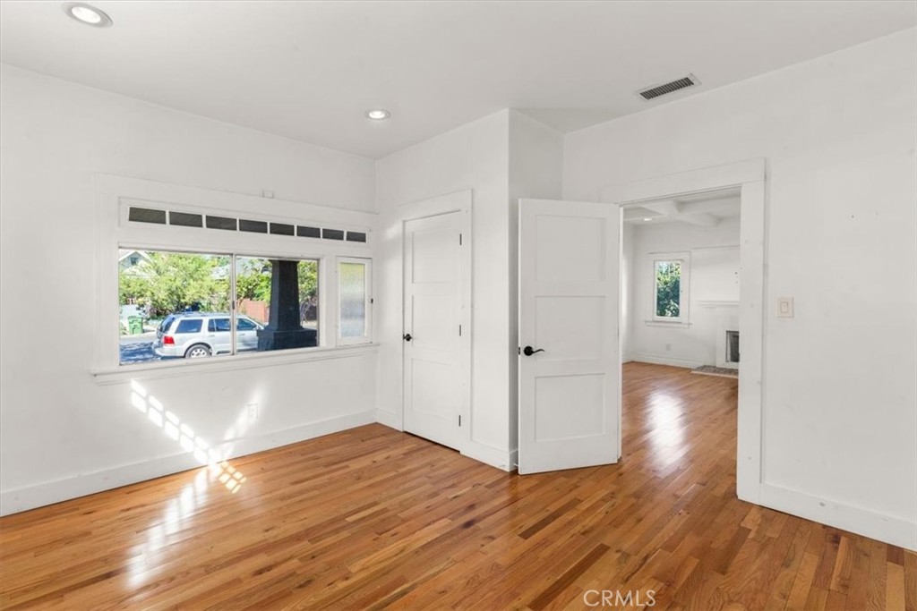 2134 W 29th