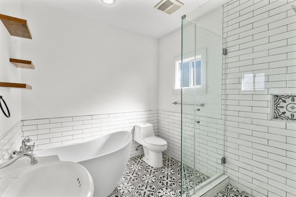 2134 W 29th