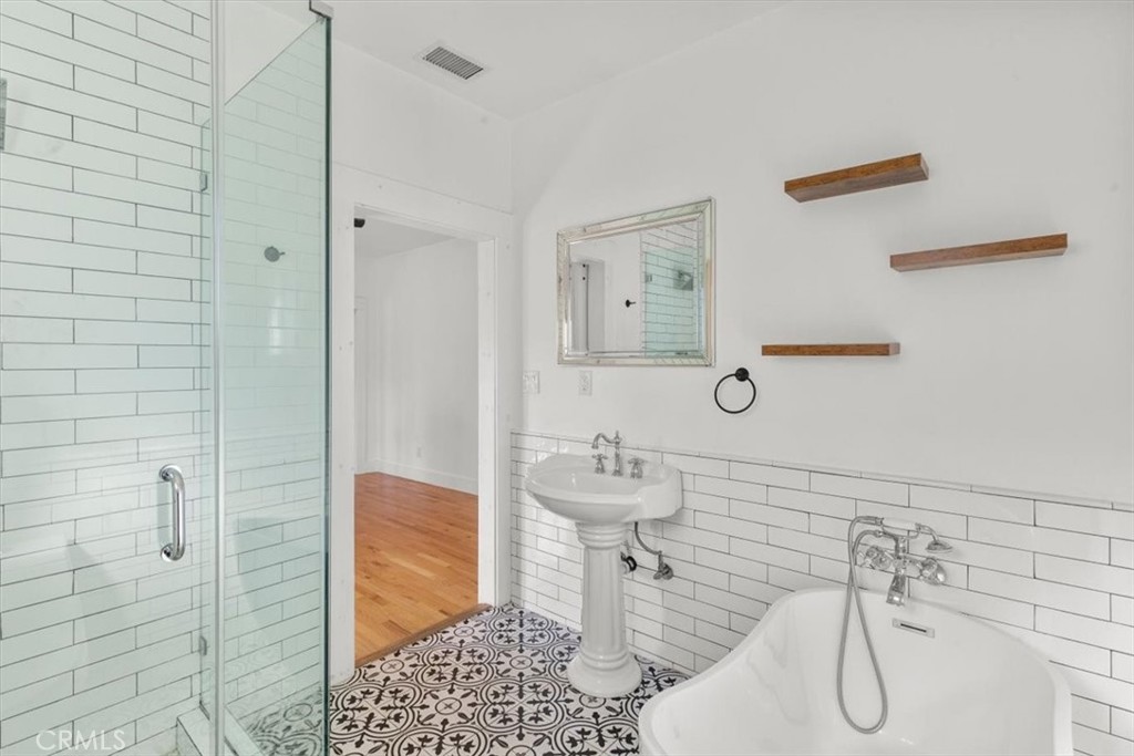 2134 W 29th